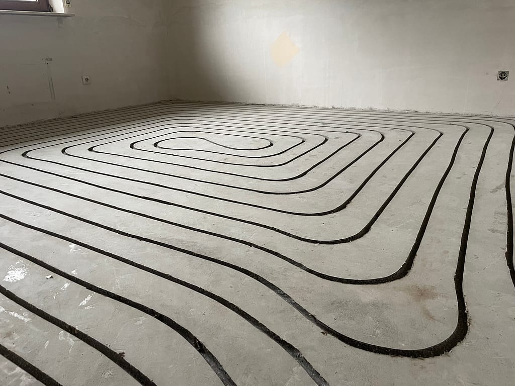 Fußbodenheizung fräsen im Estrich